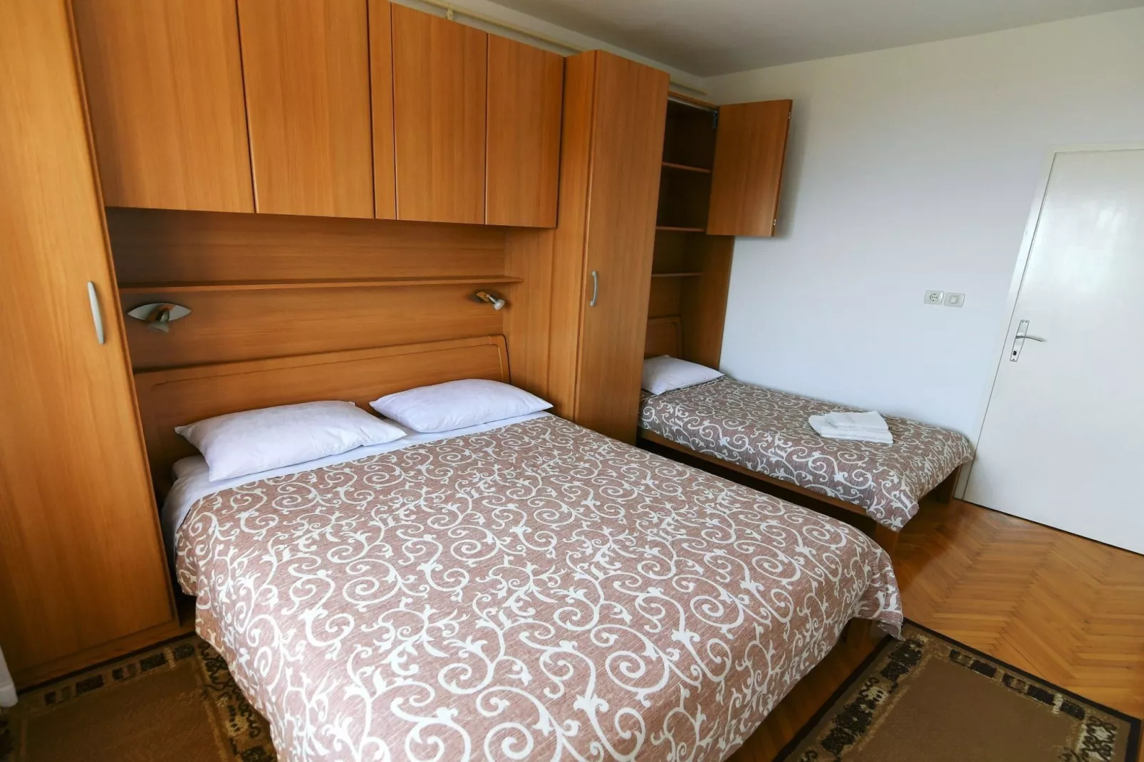 Scenic Retreat Rooms and Family Apartments - One Bedroom Apartment with Terrace - Slaapkamer