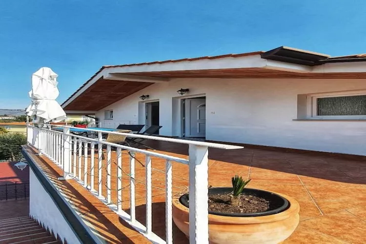 Sunny Lovran Apartment with Terrace and Sea View - One Bedroom Apartment - Buitenlucht