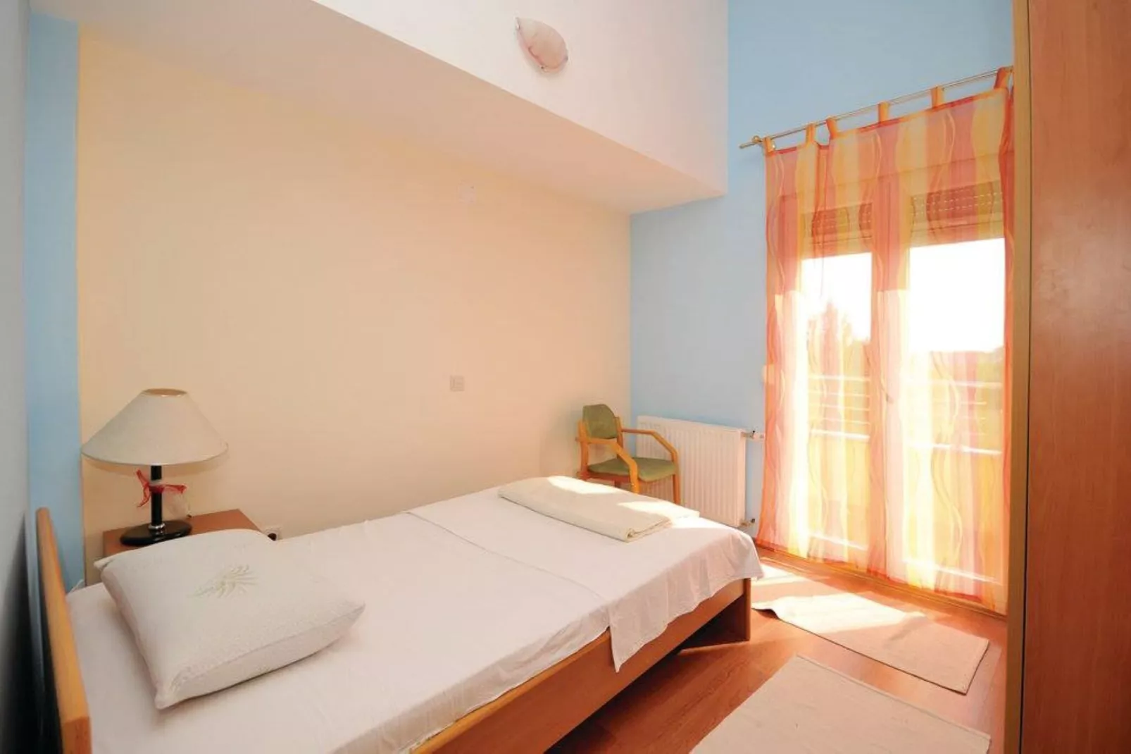 Chic and Stylish Kastel Novi Apartment with Pool - Five Bedroom Apartment With Pool - Slaapkamer