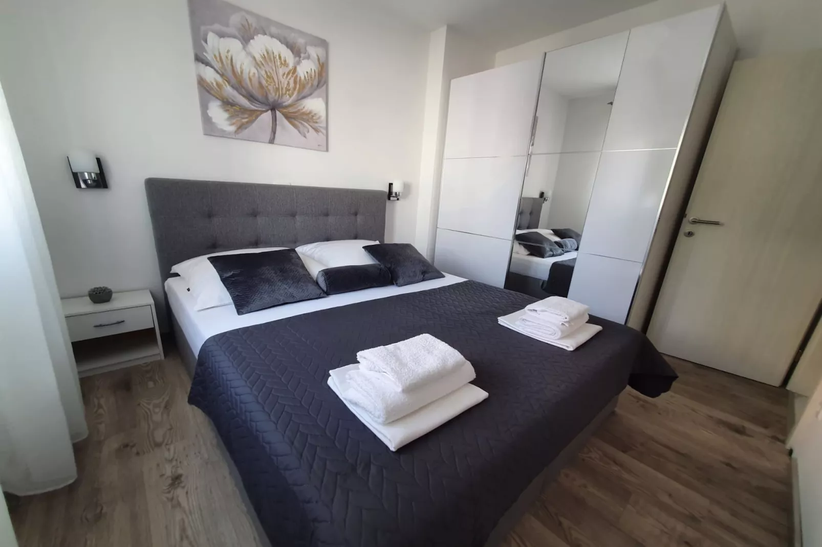 Kastel Novi Elegant and Stylish Apartment with Terrace and Patio - Two Bedroom Apartment with Terrace - Slaapkamer