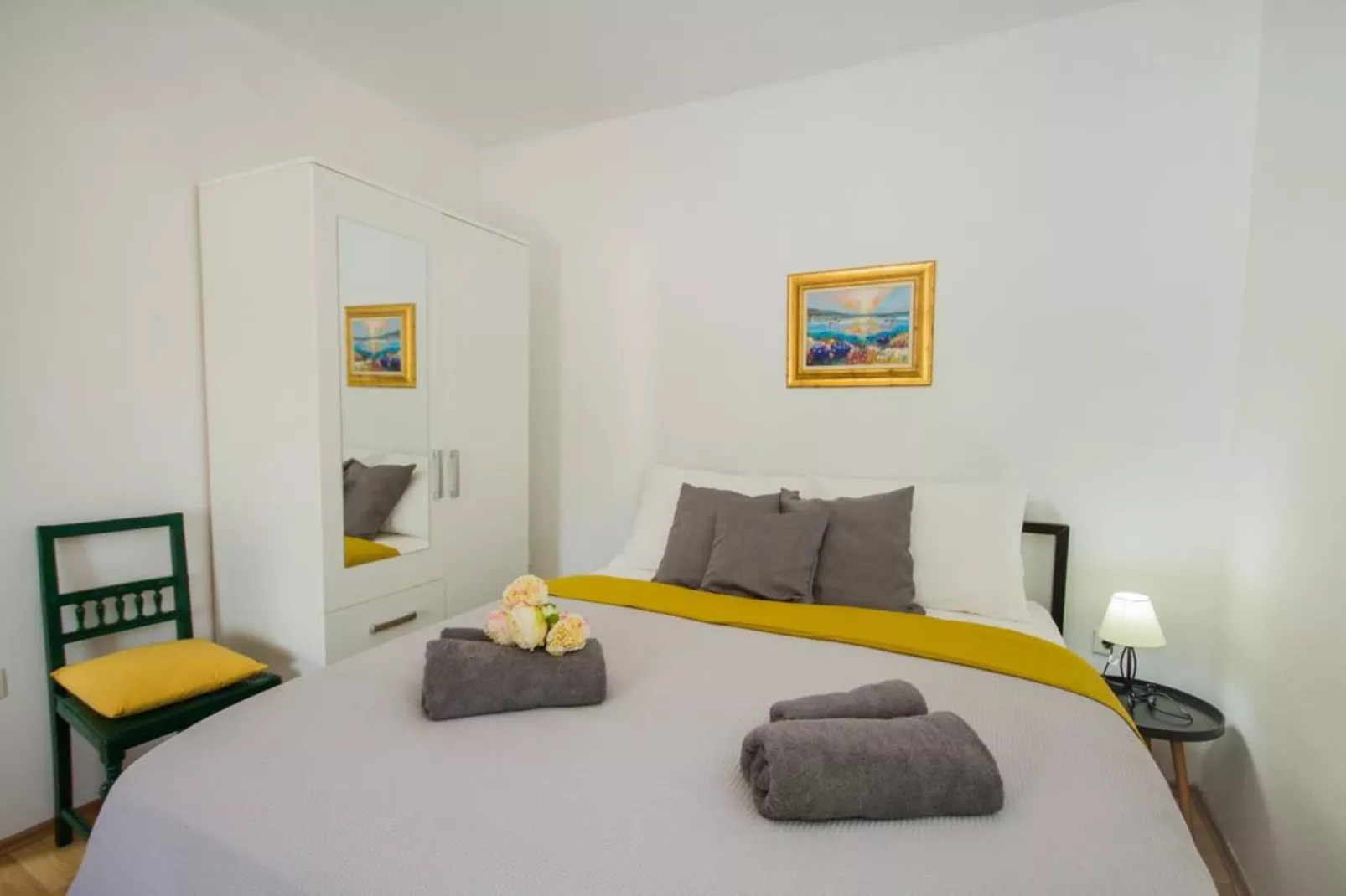 Tranquil Getaway Villa Prapatnica with Pool and Garden - Three  Bedroom Villa with Pool - Slaapkamer