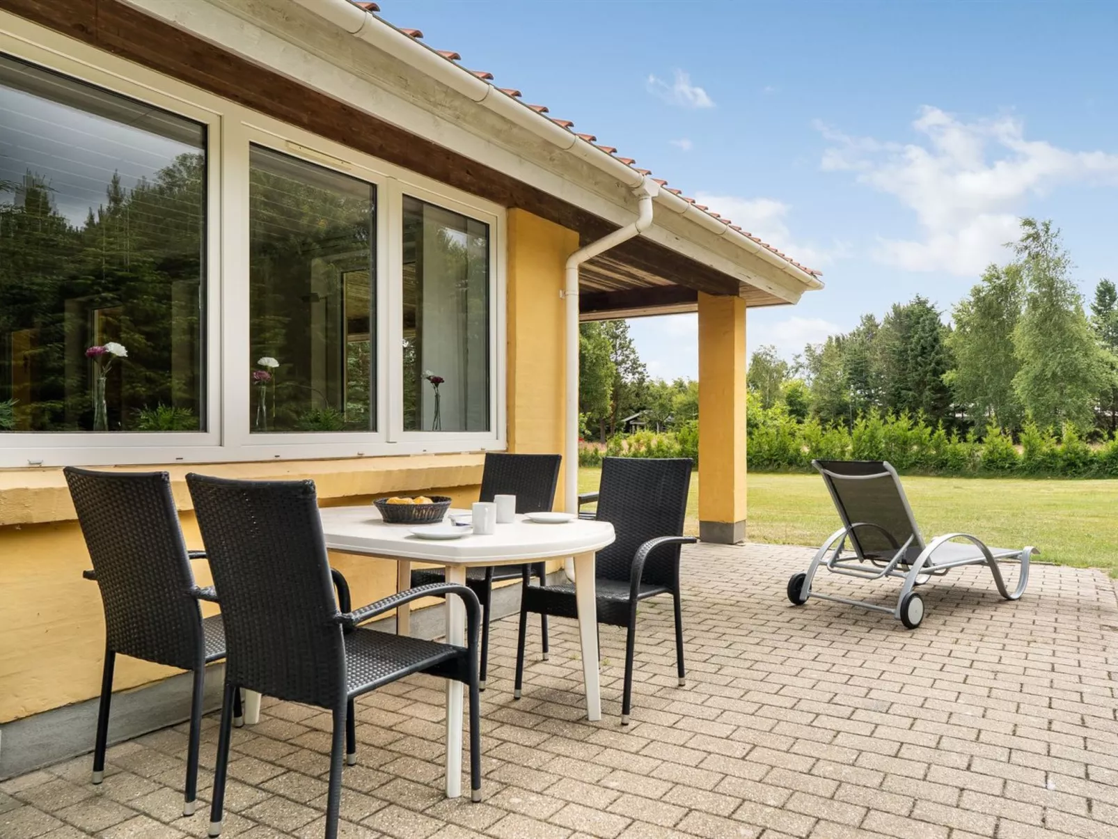 "Ebon" -  from the sea - Buiten