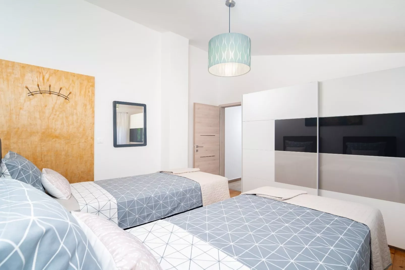 Stylish Two Bedroom Apartment in Labin - Two Bedroom Apartment with Terrace - Eetkamer