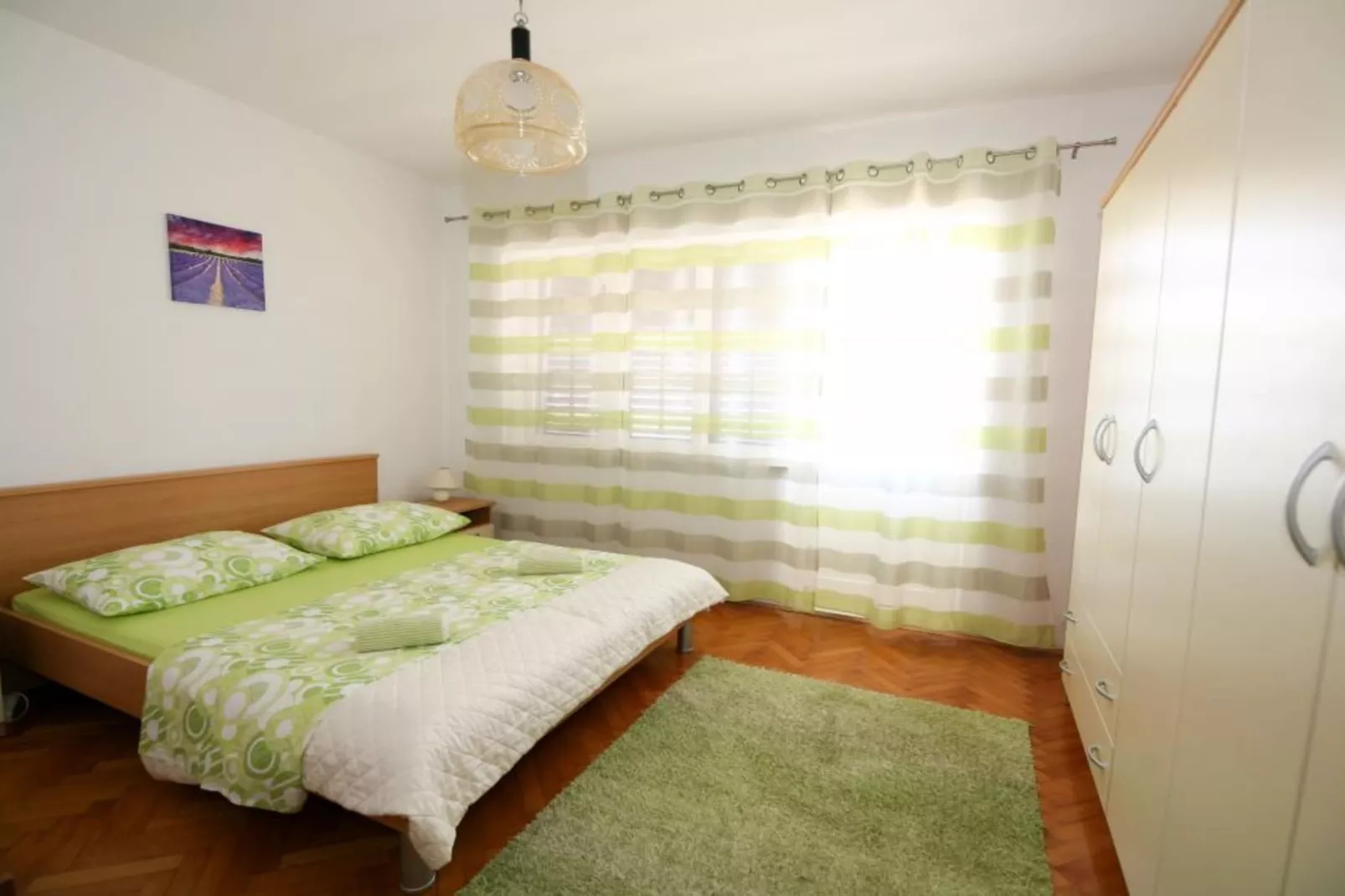 Spacious Beachfront Apartment Ciovo - Four Bedroom Apartment with Sea View - Slaapkamer