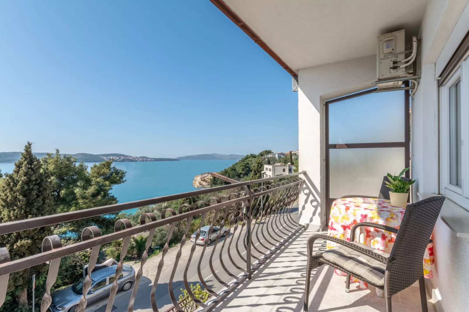 Charming Trogir Apartments with Balcony - One Bedroom Apartment with Balcony - Terrasbalkon