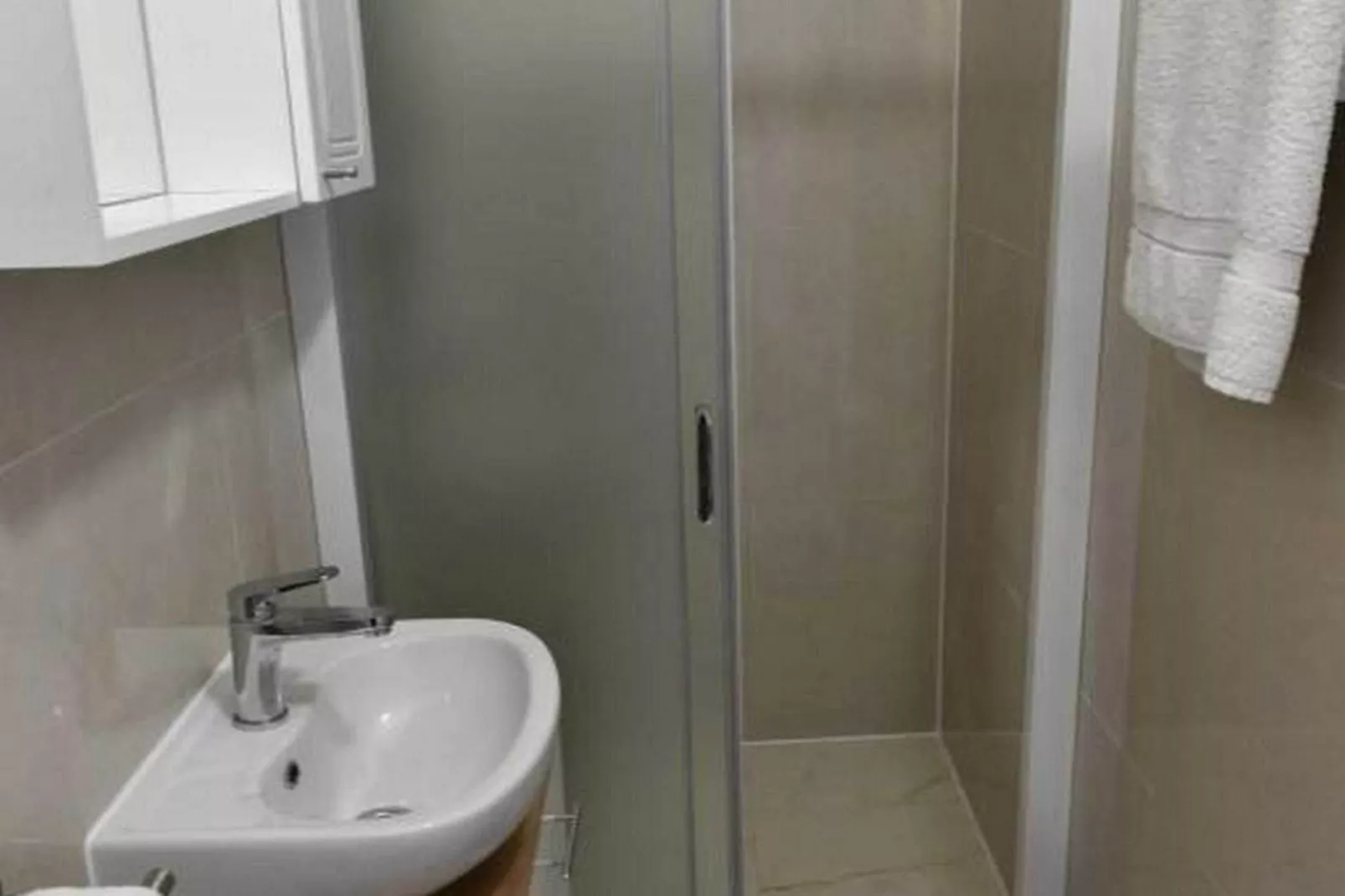 Charming Sinj Town Studio Apartments - Studio Apartments - Badkamer