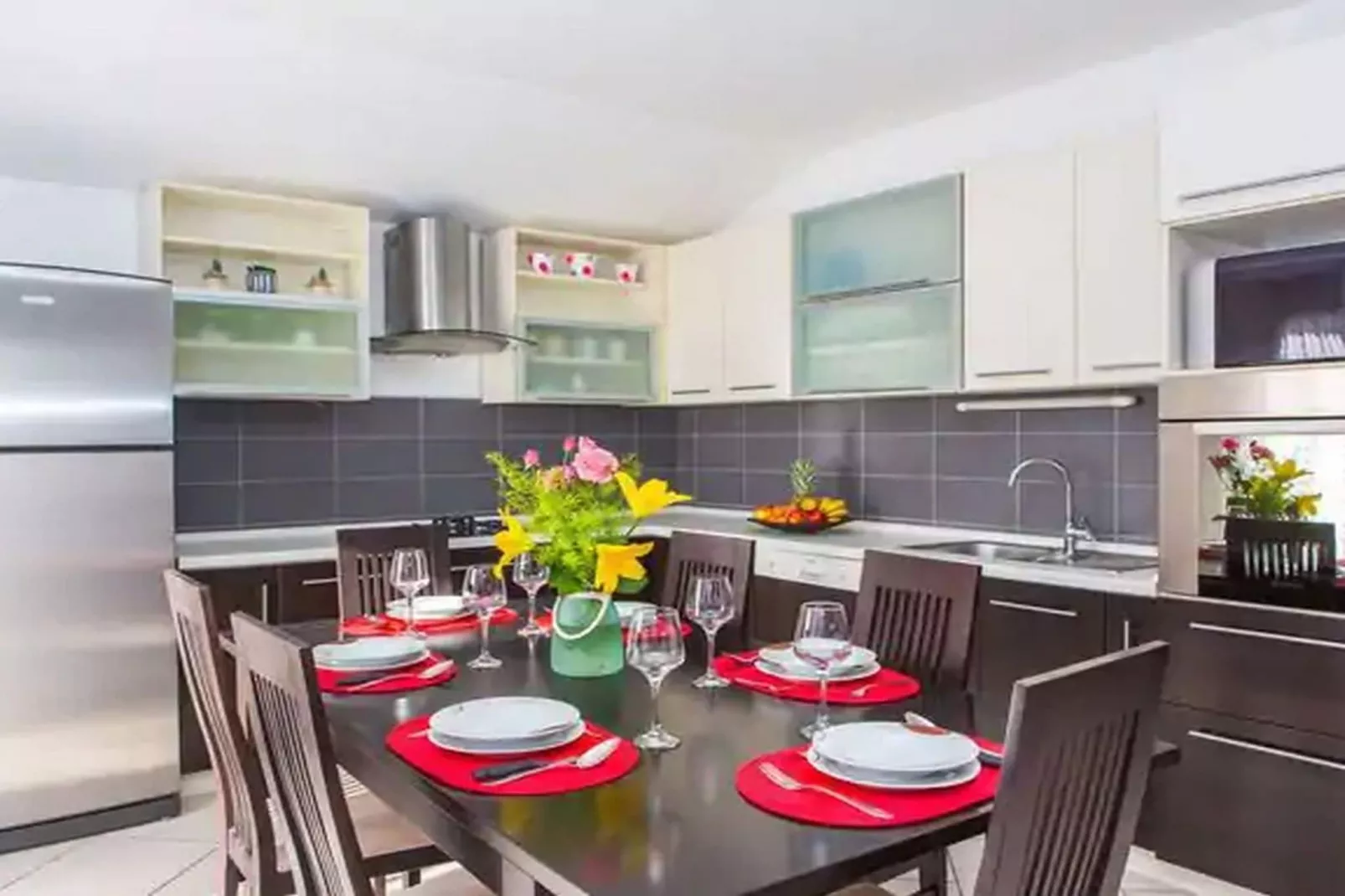 Three Bedroom Villa - Eetkamer