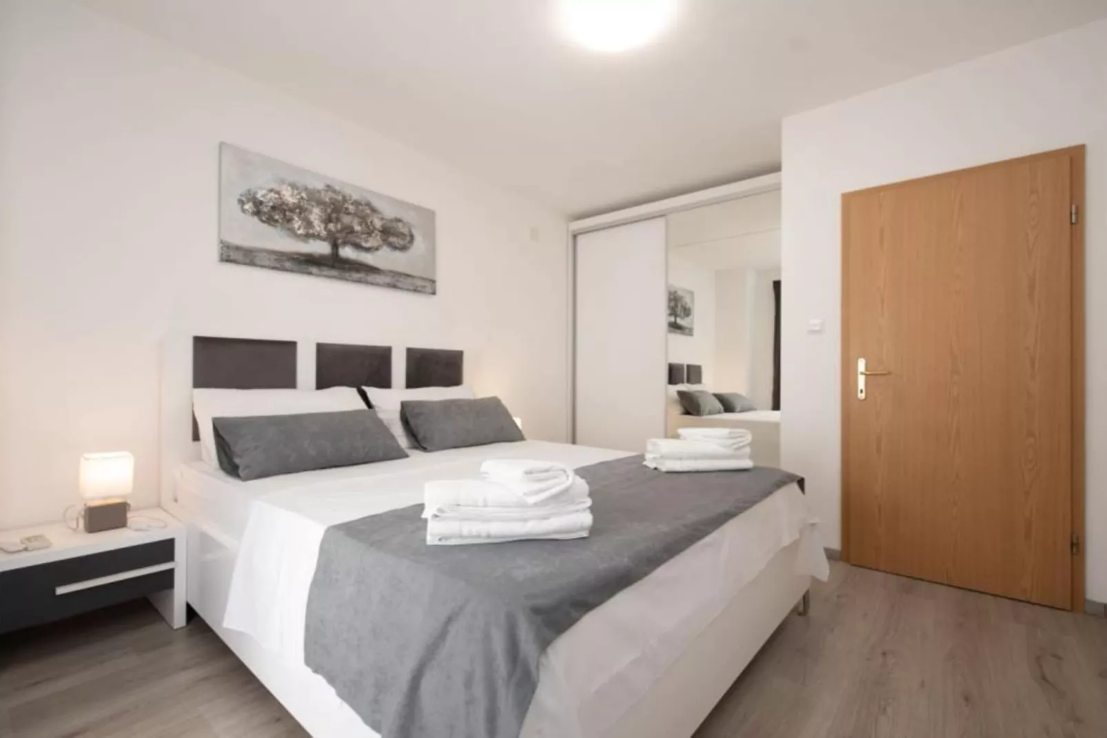Villa Tomi - Standard One Bedroom Apartment (8) - Slaapkamer