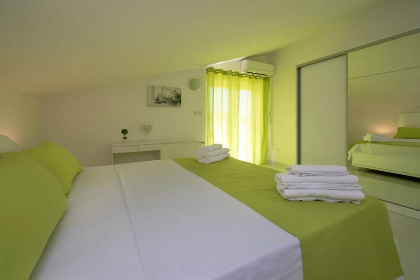 Villa Tomi - Double Room With Sea View (3) - Slaapkamer