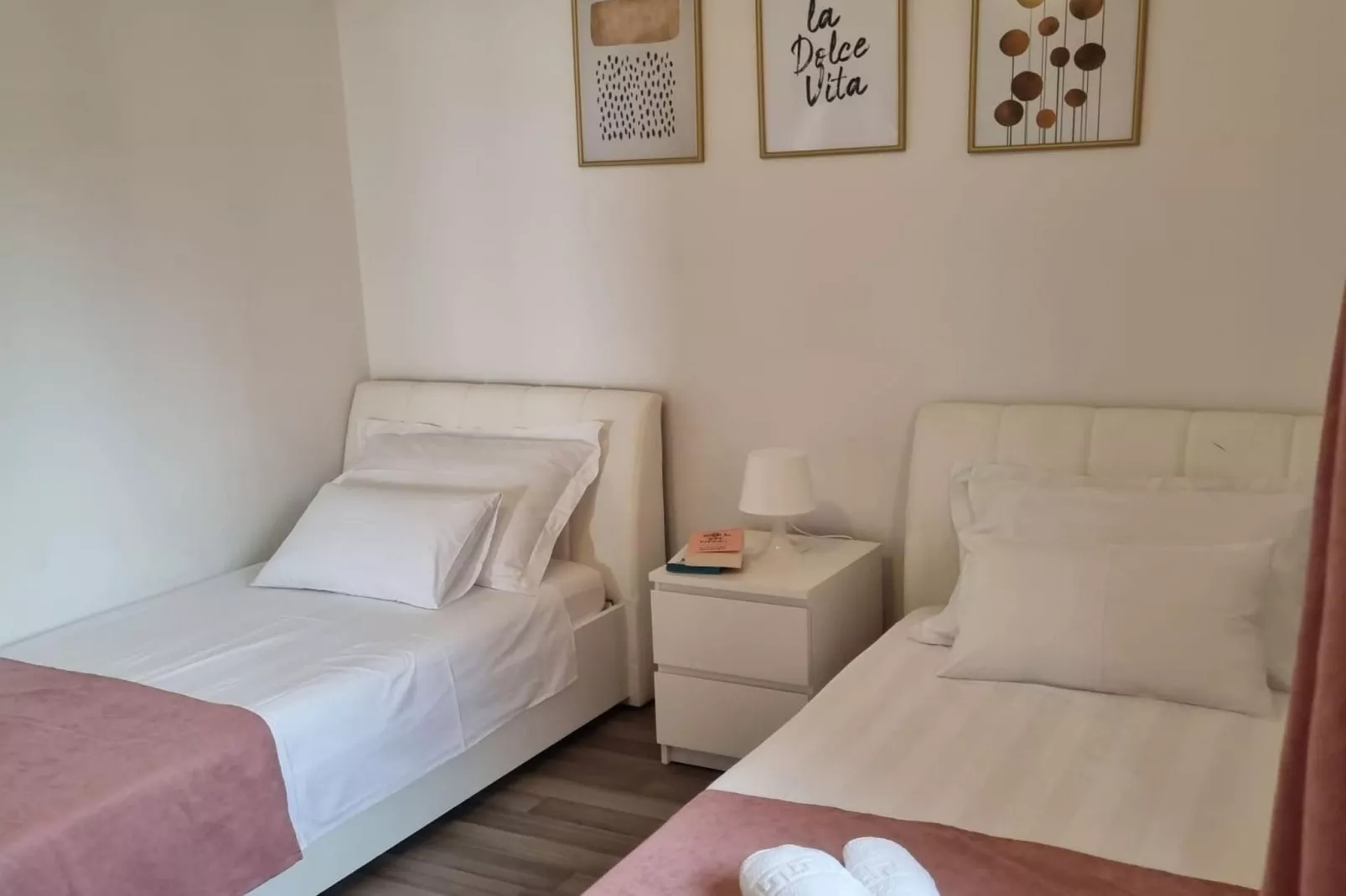Exclusive Elegant Villa with Pool in Kastel Novi - Seven Bedroom Villa with Pool - Slaapkamer
