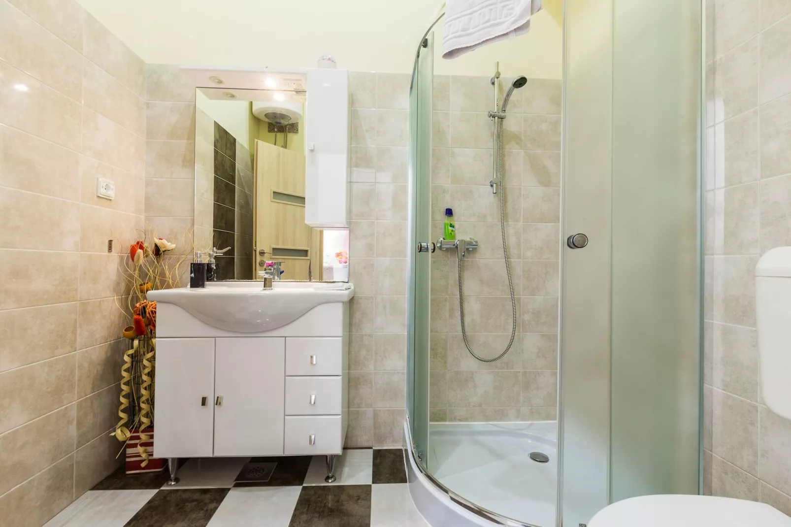 Charming and Historic Old Town Apartments - Double Room - Badkamer