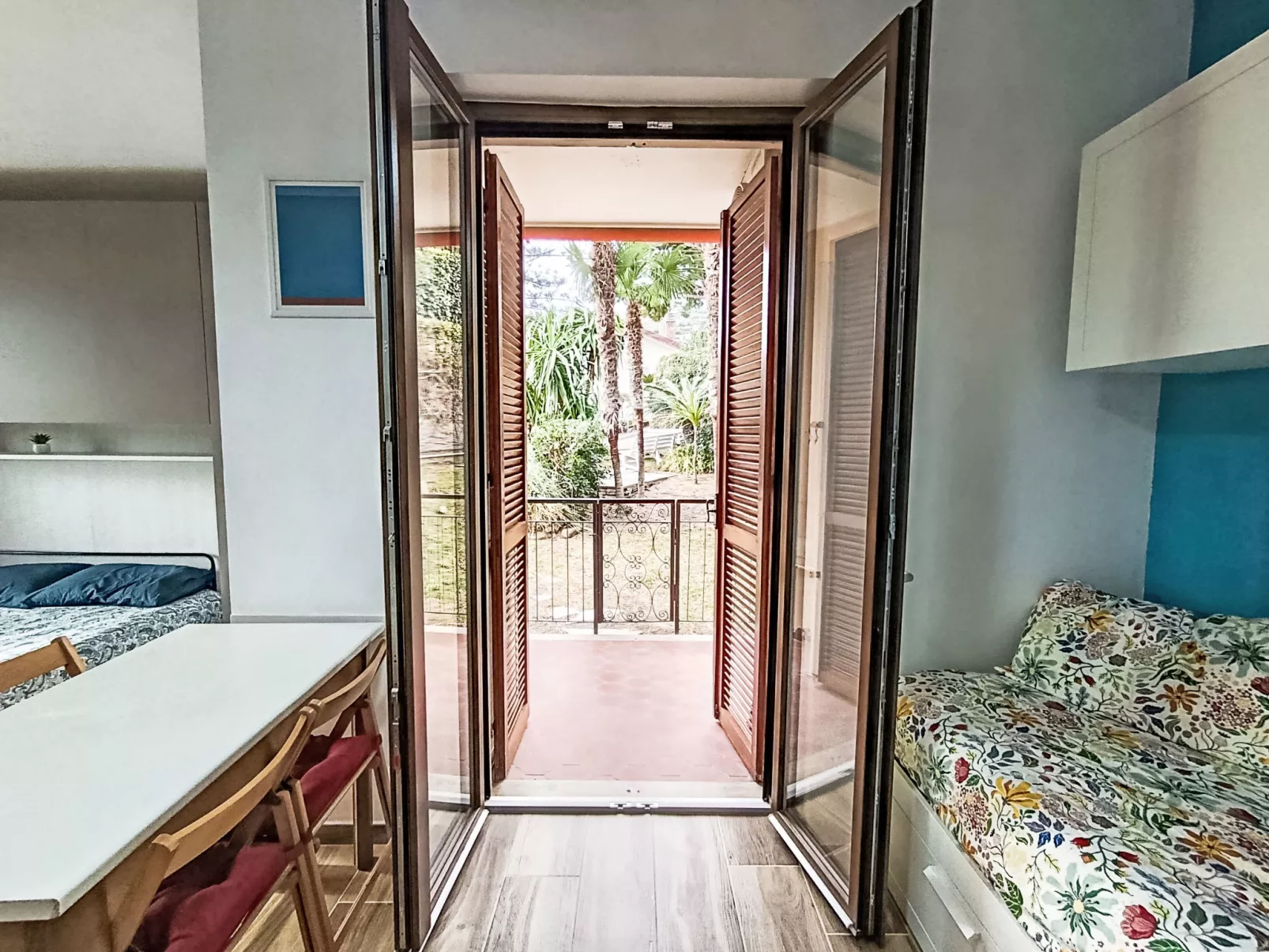 Titti e Giba - Binnen