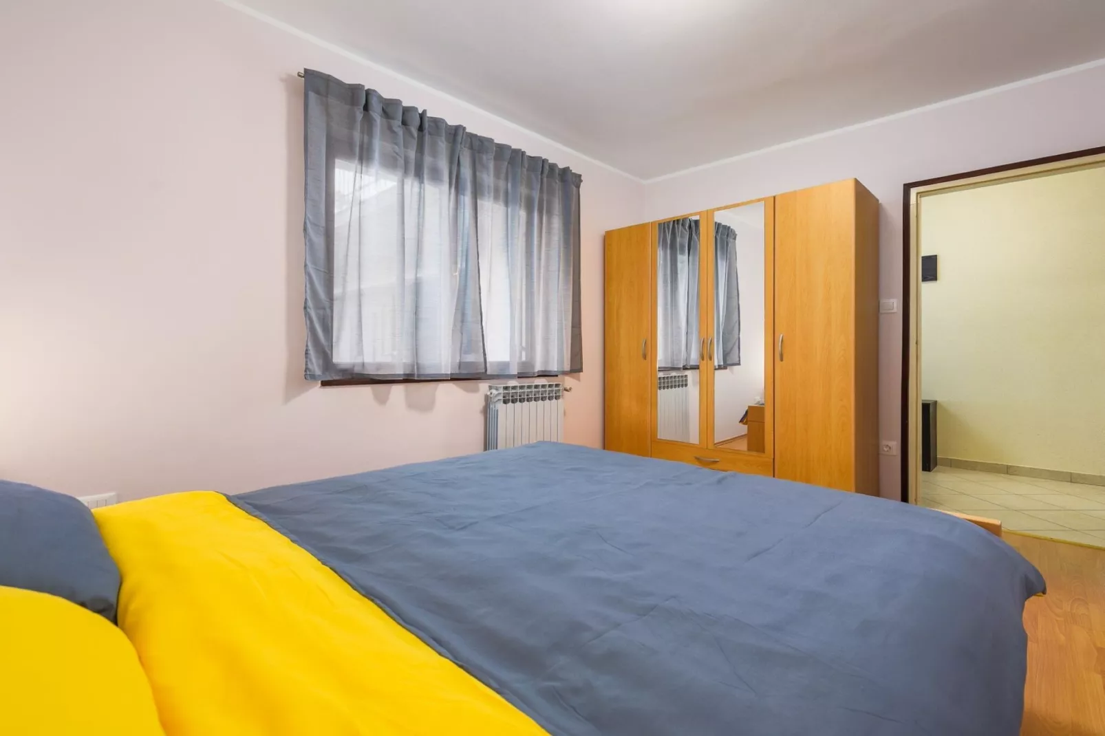 Charming Lovran Apartments with Wonderful Sea View - Two Bedroom Apartment - Slaapkamer