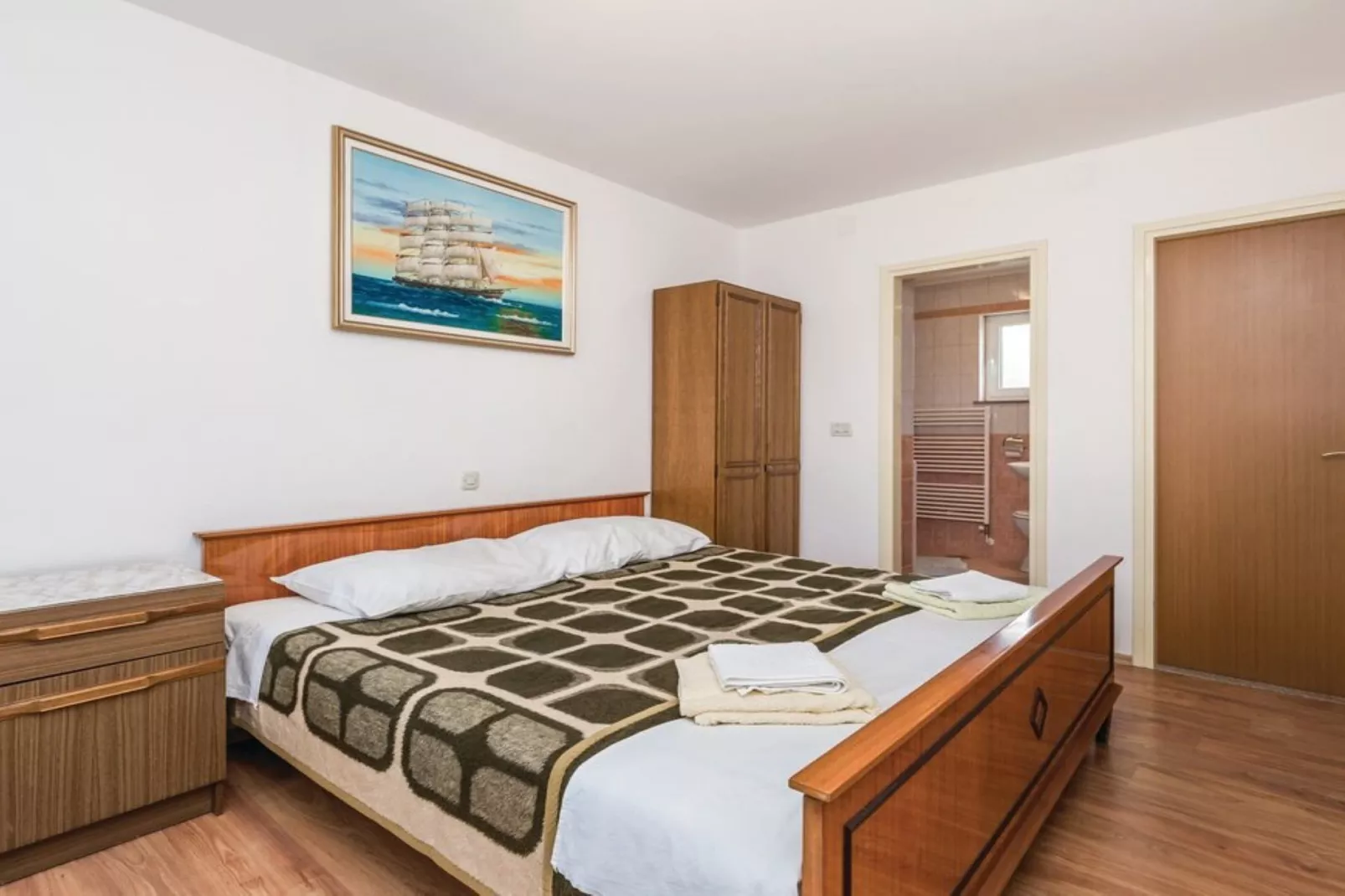 Scenic Seafront Brsec Apartment - Three Bedroom Apartment  with Terrace - Slaapkamer