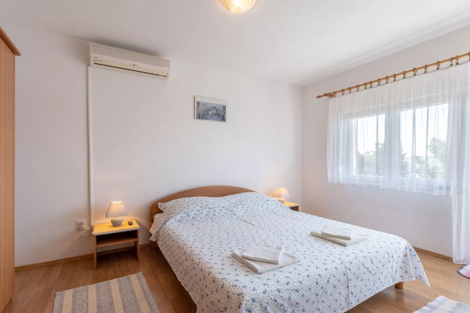 Charming Trogir Apartments with Balcony - Comfort One Bedroom Apartment with Balcony - Slaapkamer