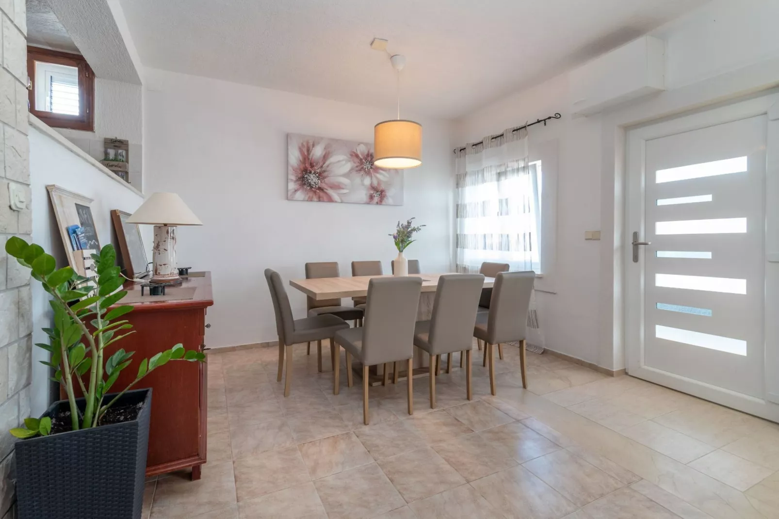 Three Bedroom Villa - Eetkamer