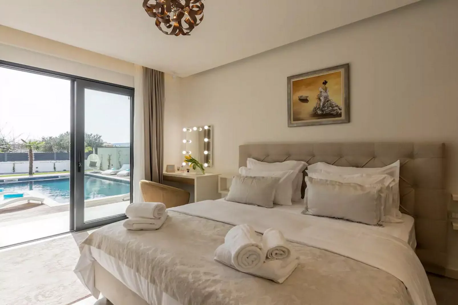 Sophisticated Oasis Residence Villa with Pool - Three Bedroom Villa with Pool - Slaapkamer