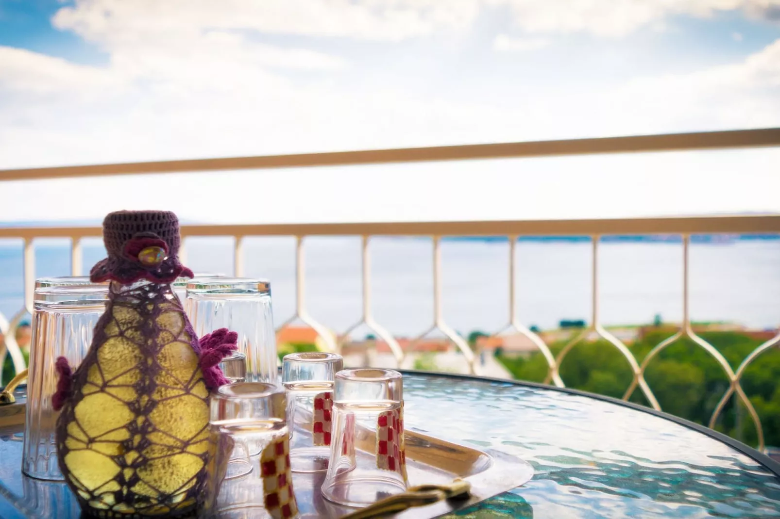 Scenic and Sunny Apartments with Sea View and Balcony - One Bedroom Apartment with Balcony (owner mali) - Terrasbalkon