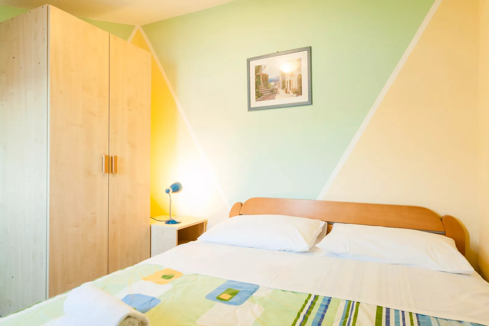 Cozy Apartments in Zadar with Sea and Mountain Views - Studio Apartment (owner 2) - Slaapkamer