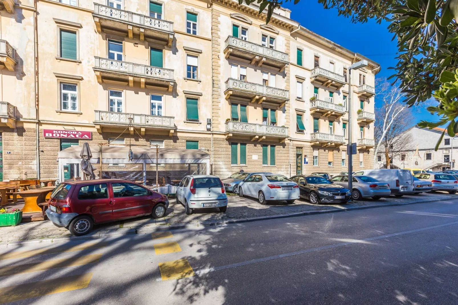 Charming and Historic Old Town Apartments - Double Room