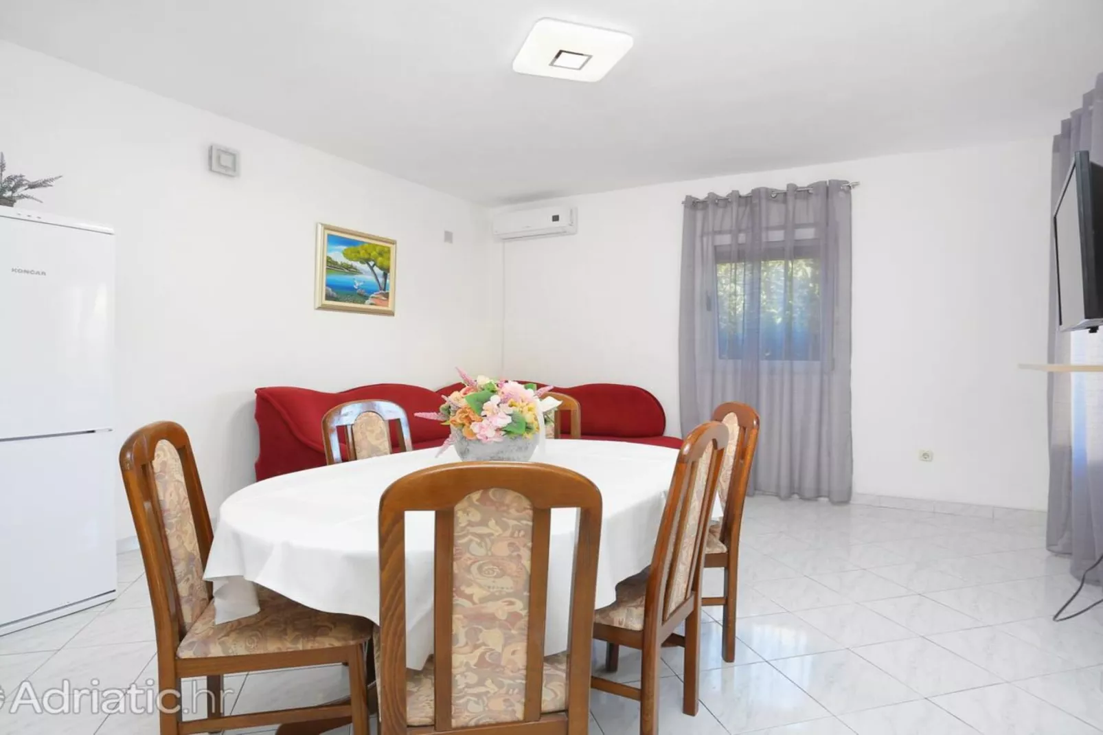 Holiday Home Nada Rogoznica - Six Bedroom Holiday Home - Eetkamer