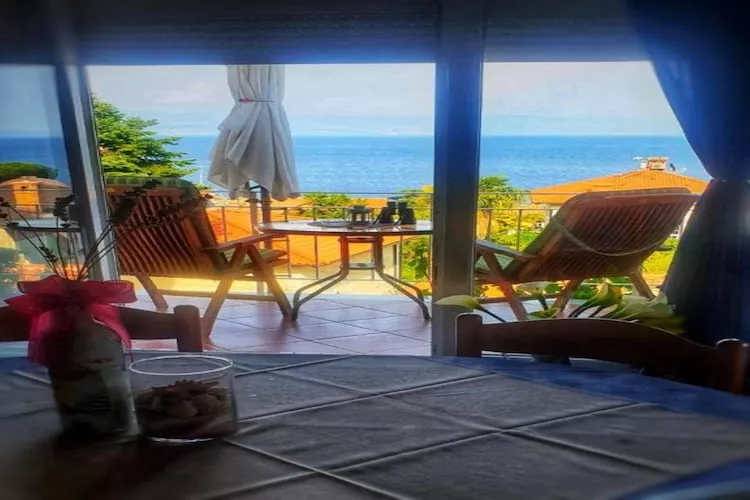 Sunny Lovran Apartment with Terrace and Sea View - One Bedroom Apartment - Terras