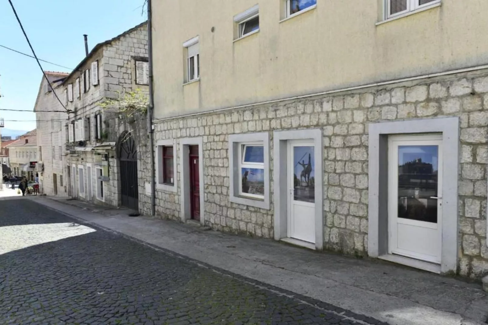 Charming Sinj Town Studio Apartments - Studio Apartments - Buitenlucht