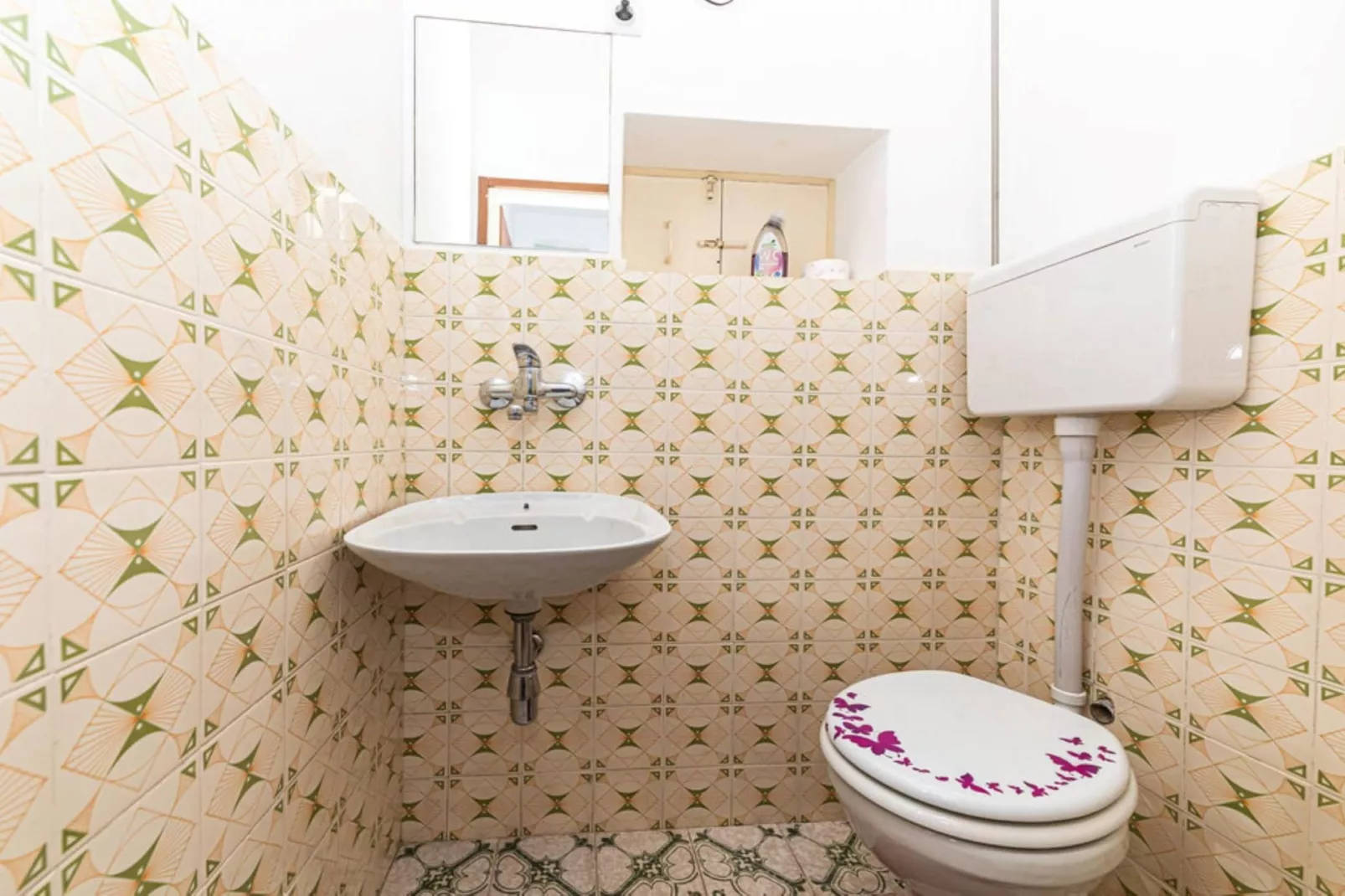Holiday Home by the Sea with Terrace & Ocean Views on Čiovo - Two Bedroom Holiday Home - Badkamer