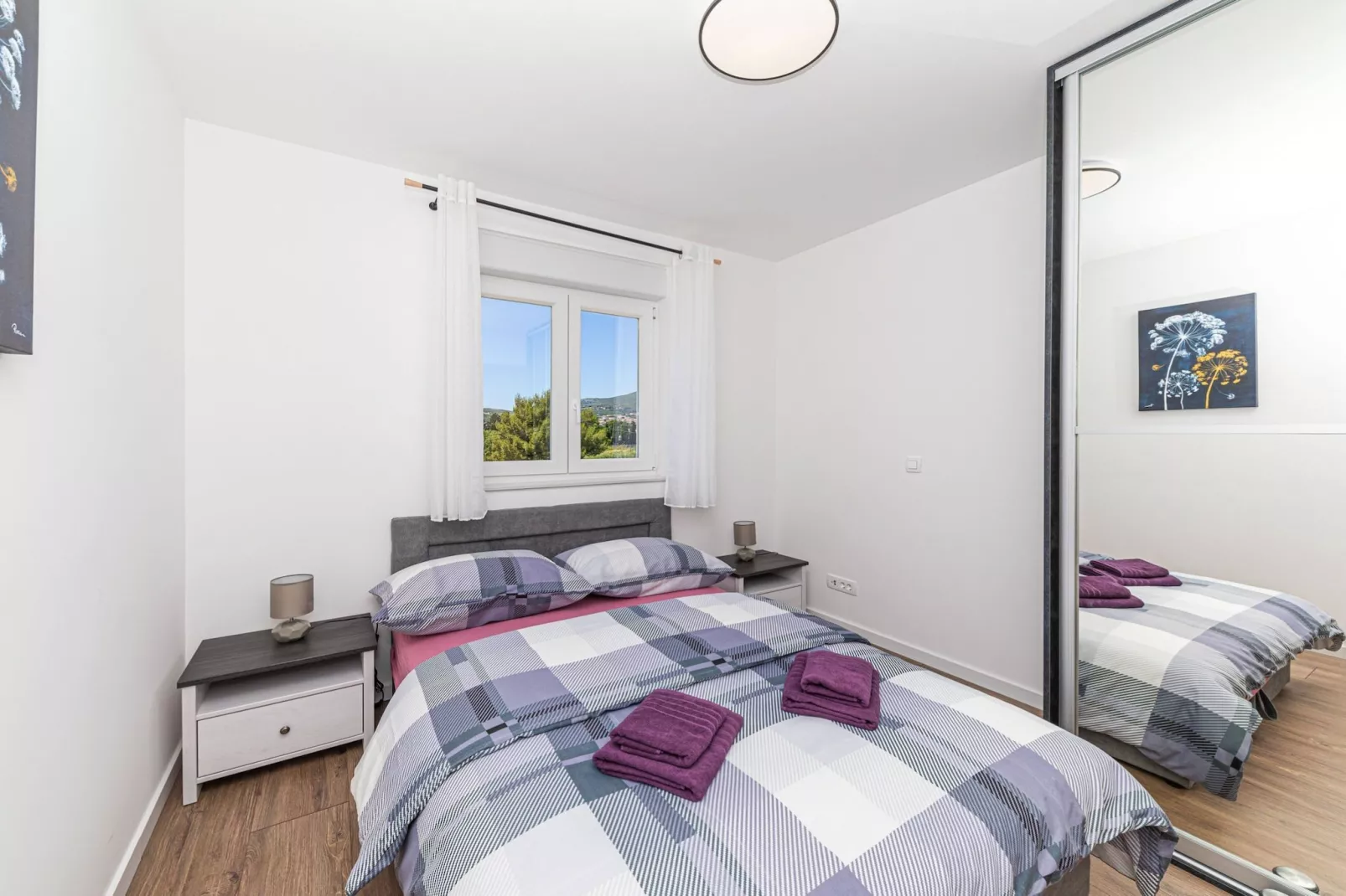 Elegant Kastel Novi Apartment with Sea View Balcony - Two Bedroom Apartment with Sea View and Balcony - Slaapkamer
