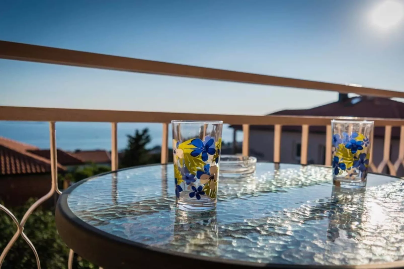 Scenic and Sunny Apartments with Sea View and Balcony - Two Bedroom Apartment with Balcony (owner veliki) - Terrasbalkon