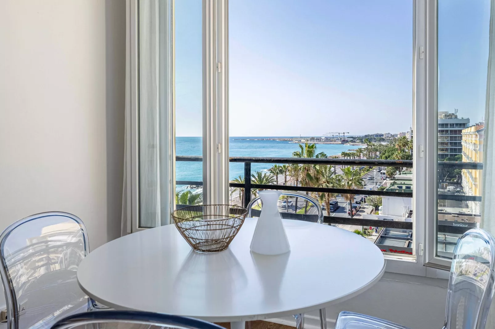 EM-211-ANGLAIS - Niet-getagd