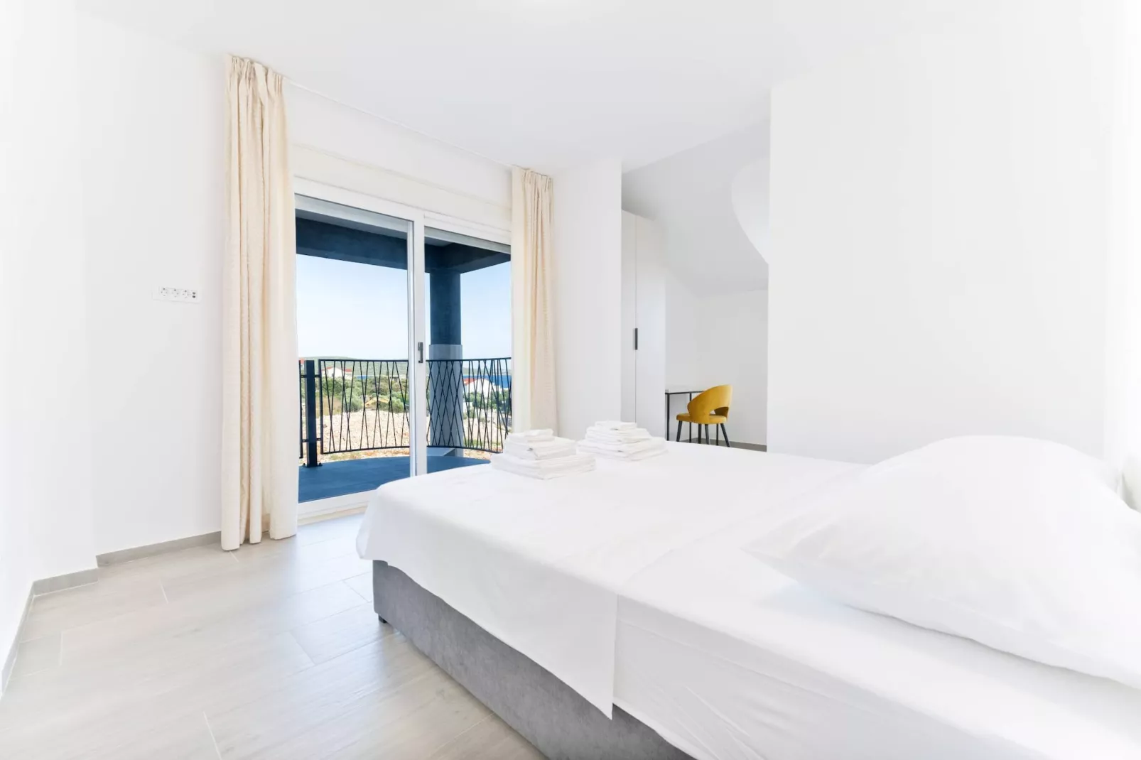 Luxury Living at Horizon Retreat - Comfort Three Bedroom Apartment (owner Central S8) - Slaapkamer