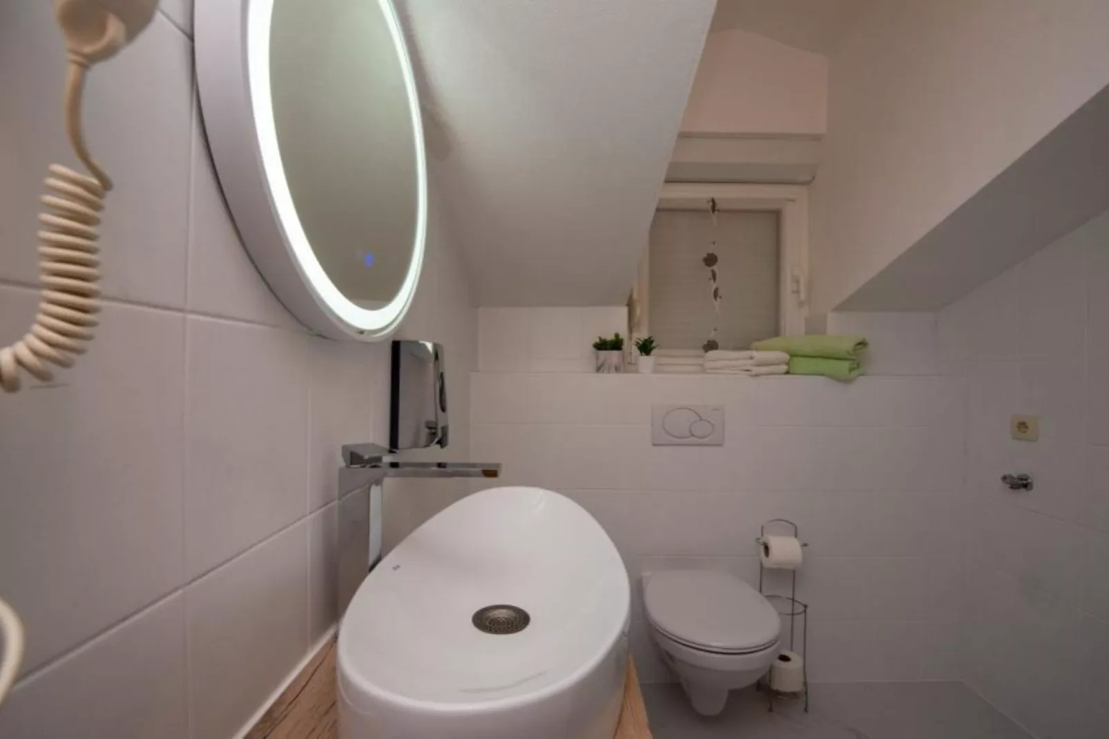 Villa Tomi - Double Room With Sea View (3) - Badkamer