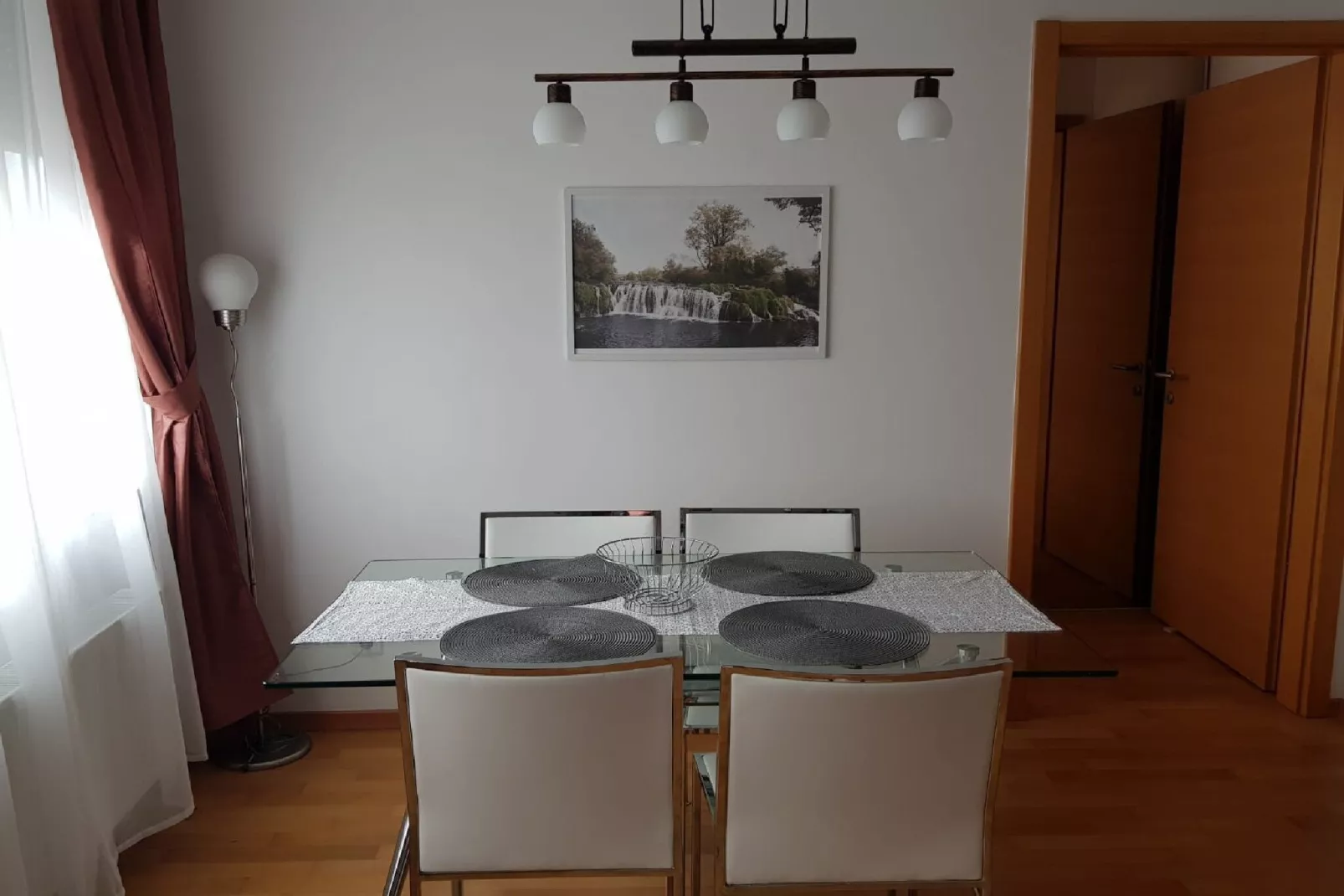 Apartment Aurelia Arena - One Bedroom Apartment - Eetkamer