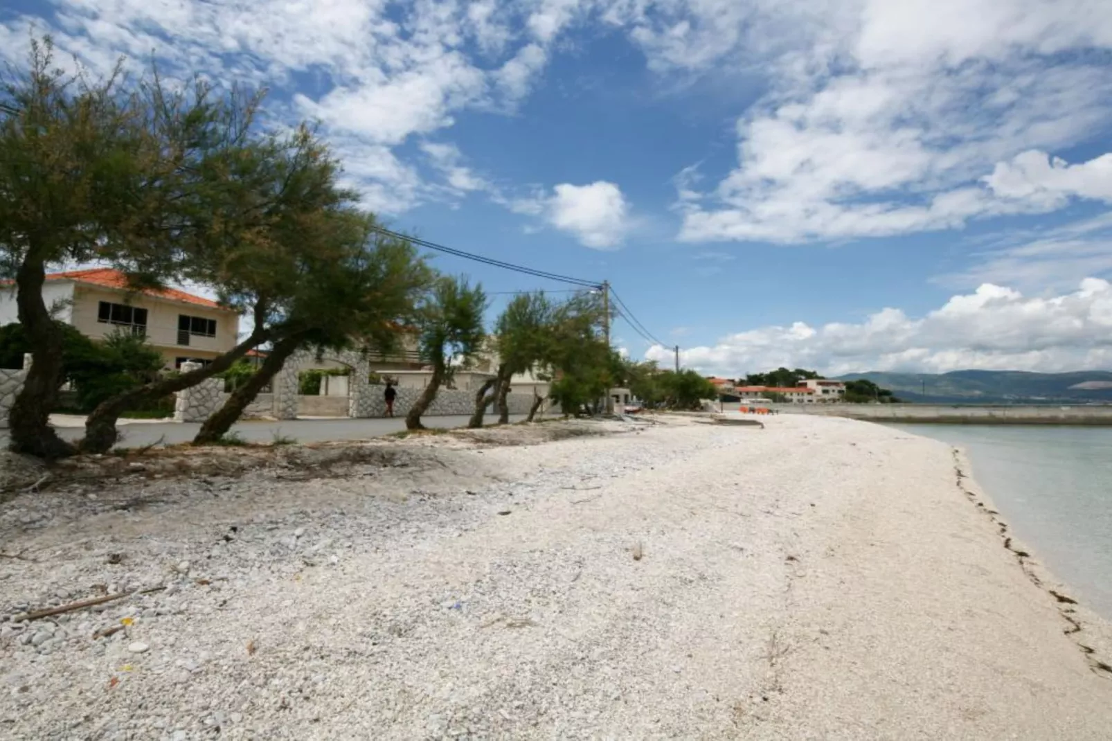 Spacious Beachfront Apartment Ciovo - Four Bedroom Apartment with Sea View - Buitenlucht