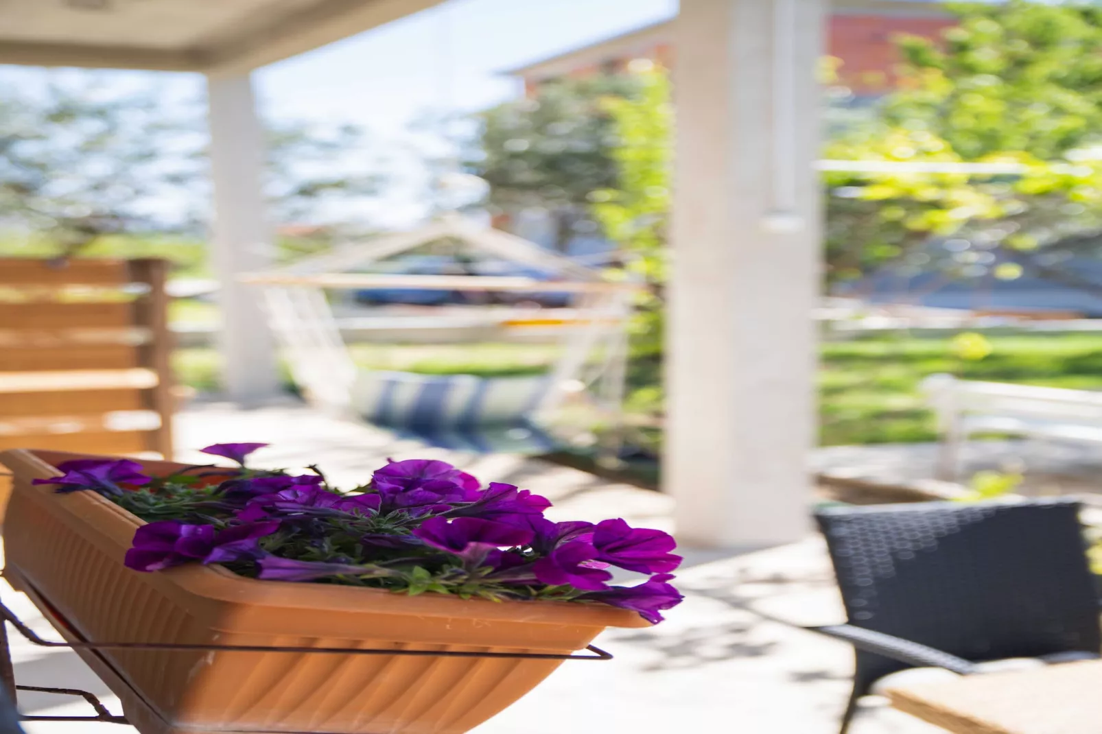 Tranquil and Stylish Apartment Kastel Novi - Studio Apartment with Garden - Tuinen zomer