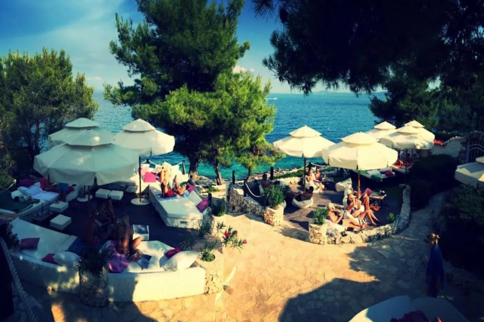 Elegant Hideaway Apartment with Pool - Two Bedroom Apartment with Pool - Sfeer