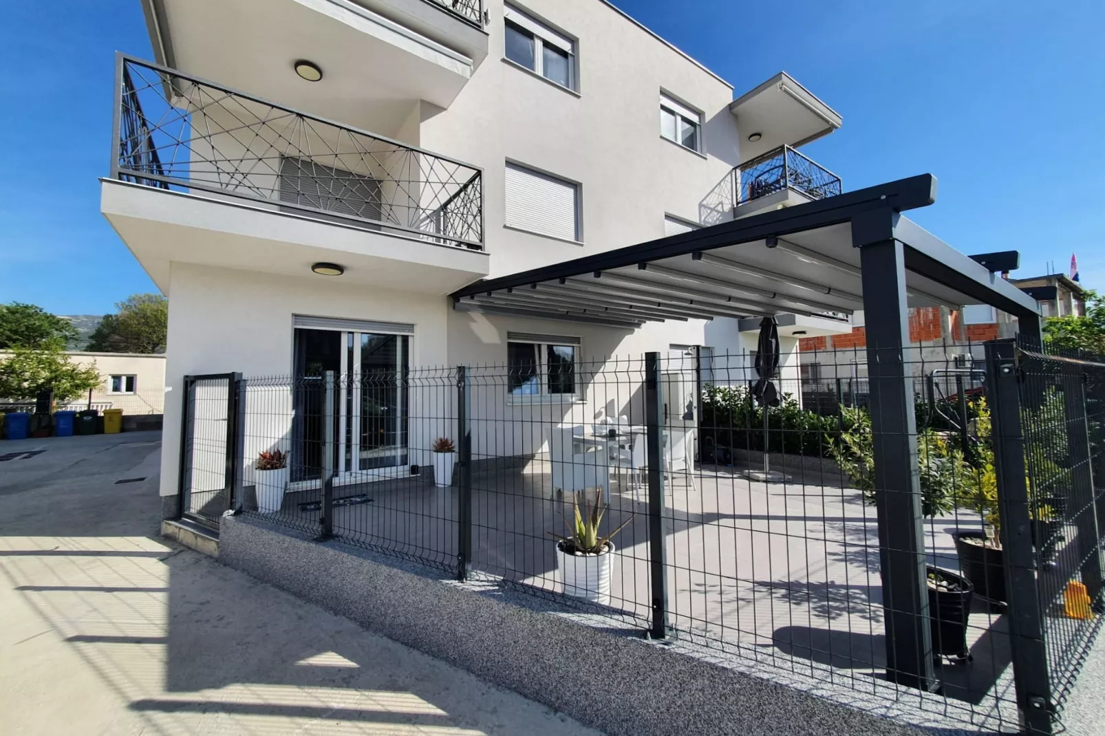 Kastel Novi Elegant and Stylish Apartment with Terrace and Patio - Two Bedroom Apartment with Terrace - Buitenlucht