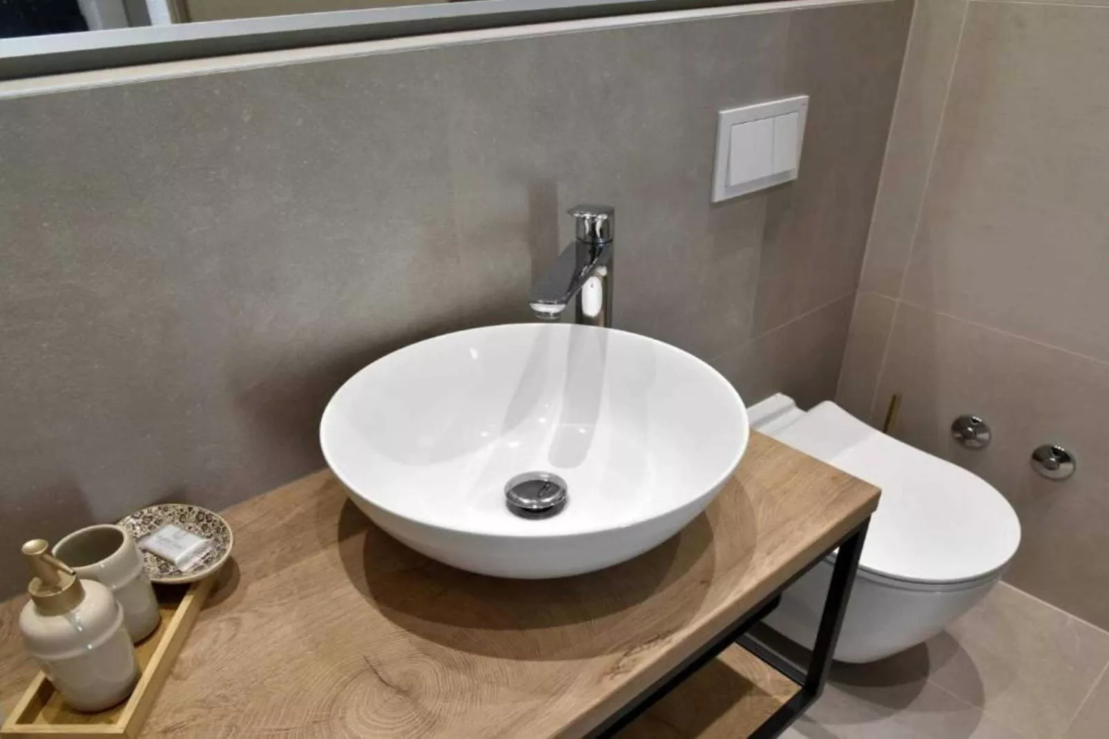 Luxury Slatine Apartments with Terrace and Garden - One Bedroom Apartment with Terrace - Badkamer