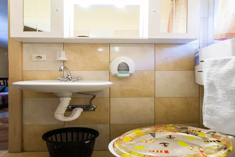 Cozy Apartments in Zadar with Sea and Mountain Views - One Bedroom Apartment with Balcony (owner 1) - Badkamer