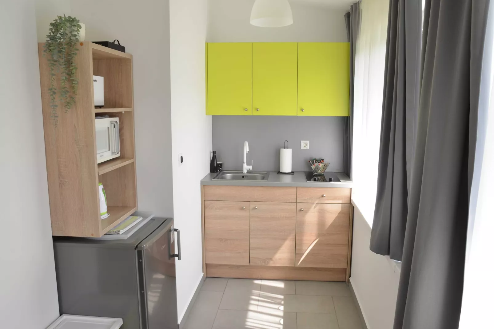 Stylish Apartments with Osijek Near Top Attractions - Comfort Studio Apartment - Maks - Keuken