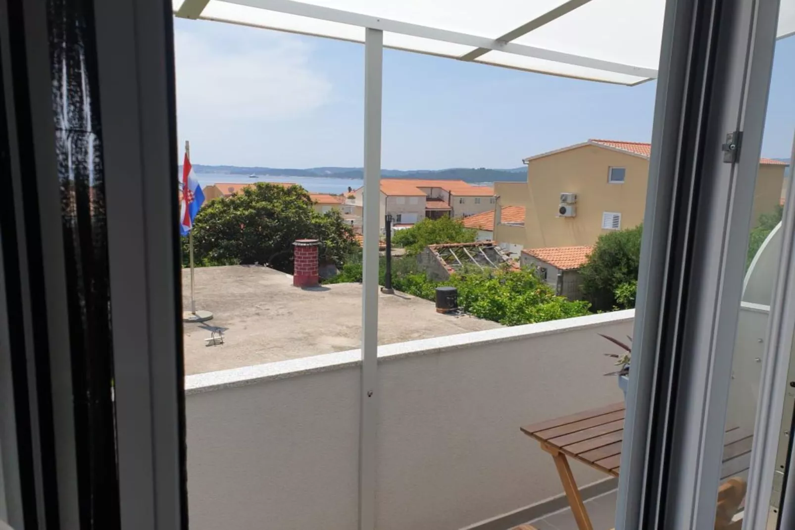 Peaceful Apartments Harfa-One Bedroom Apartment with Balcony and Partial Sea View 1 - Terrasbalkon
