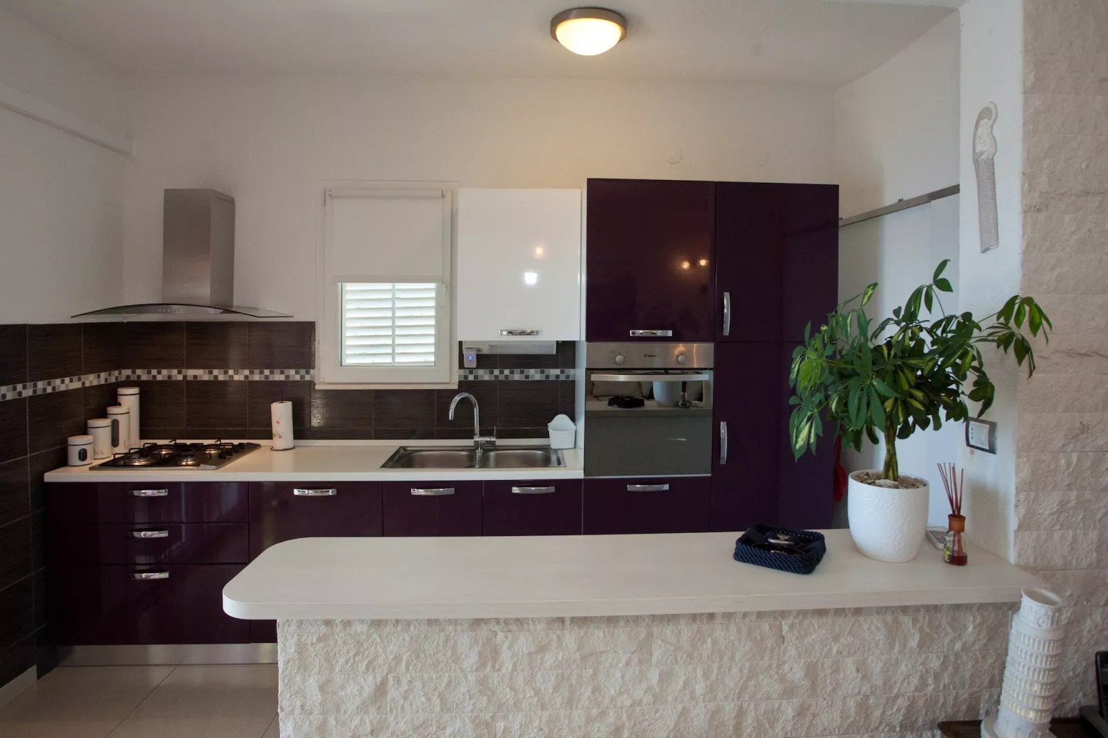 Wonderful Visinisce Apartments with Terrace and Sea Views - Standard Two Bedroom Apartment  (Owner 1) - Keuken