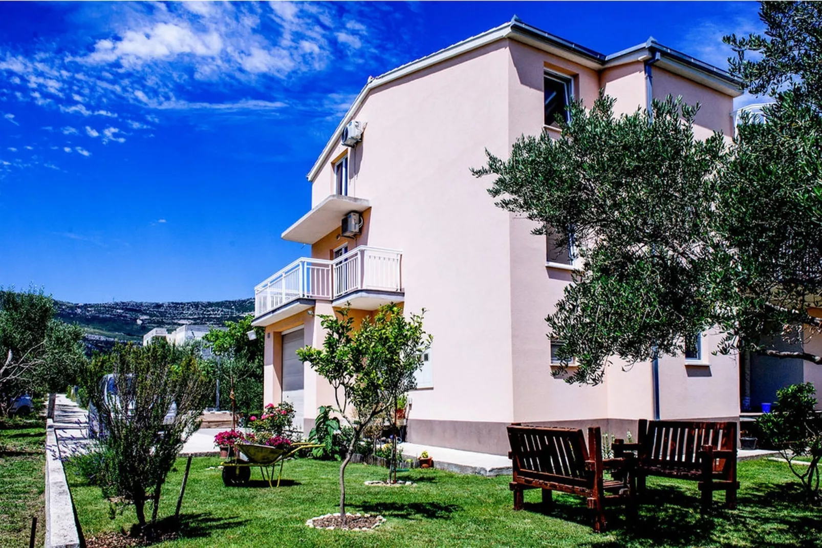 Two Bedroom Apartment with Balcony (Owner Blue) - Buitenlucht