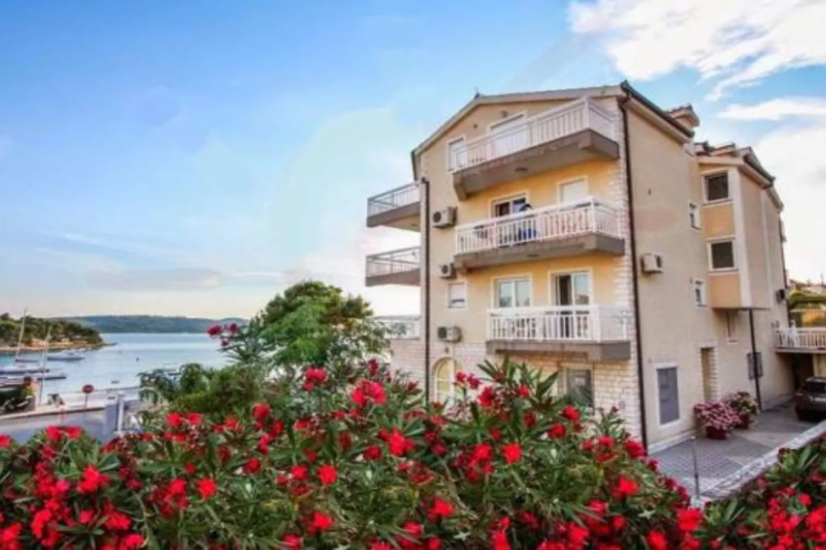 Villa Tomi  - Studio with Balcony (4) - Buitenlucht