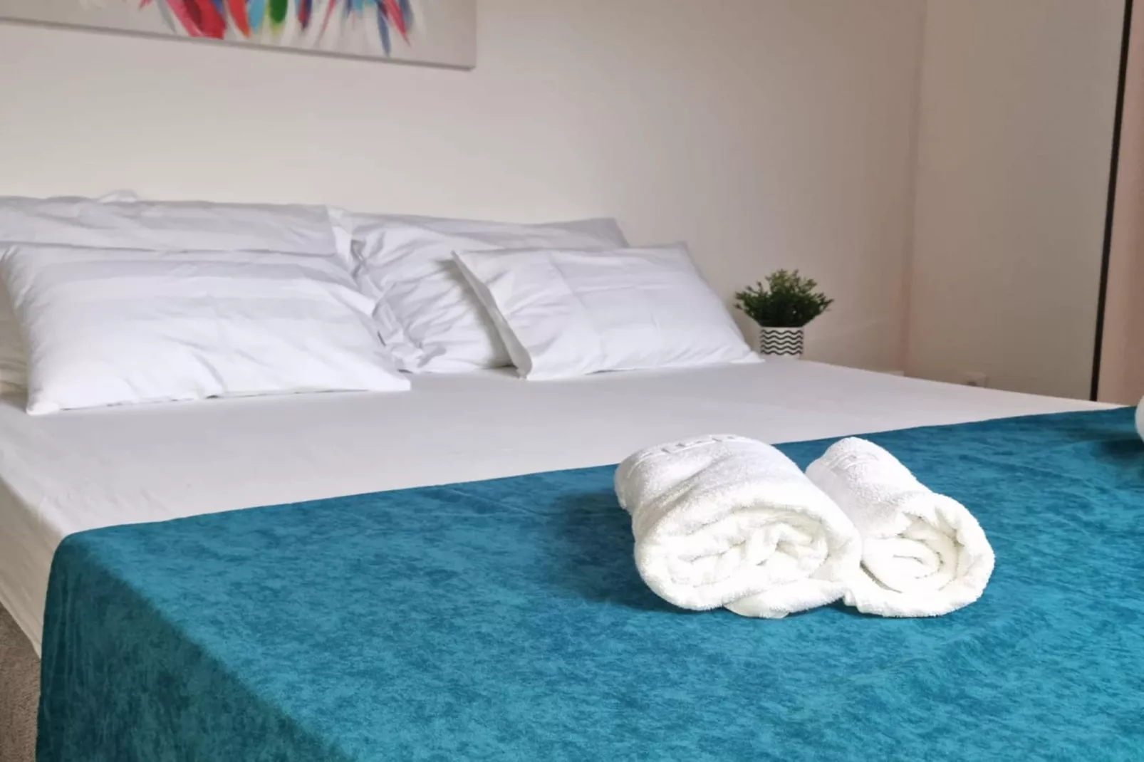 Exclusive Elegant Villa with Pool in Kastel Novi - Seven Bedroom Villa with Pool - Slaapkamer