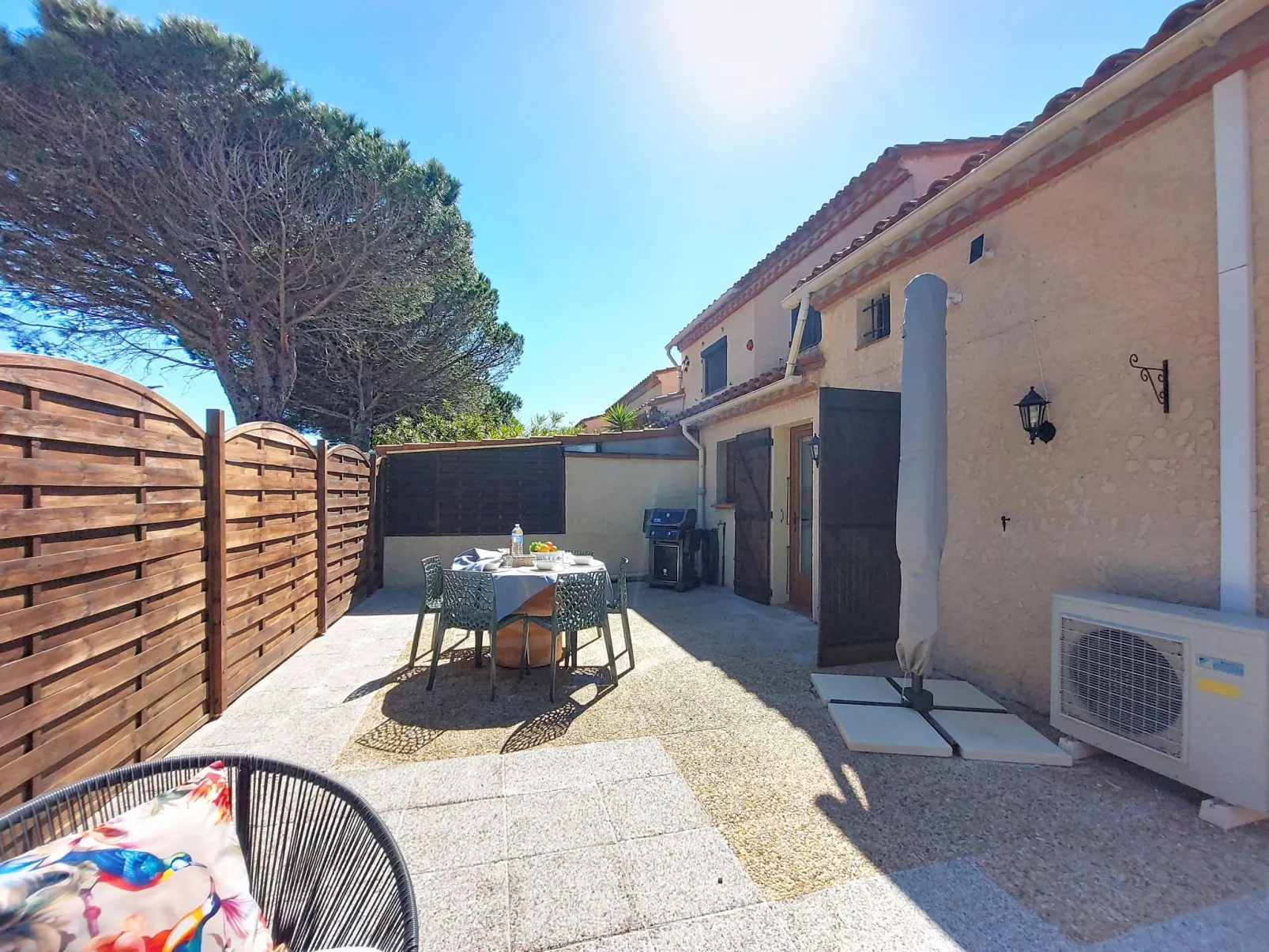 Le Mas des Oliviers - Buiten