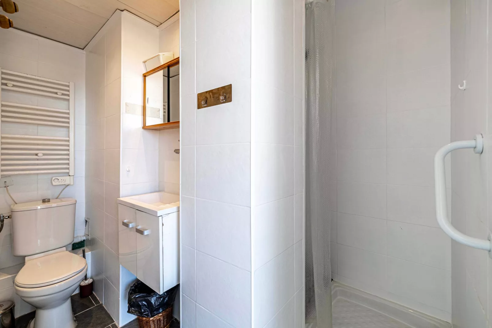 EM-211-ANGLAIS - Niet-getagd