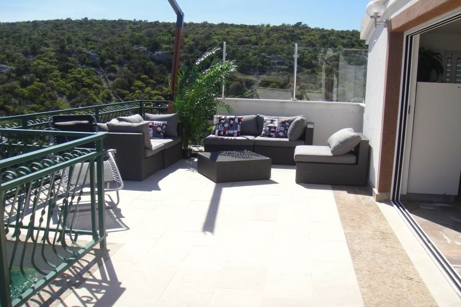 Wonderful Visinisce Apartments with Terrace and Sea Views - Comfort Two Bedroom Apartment (Owner 3) - Terras