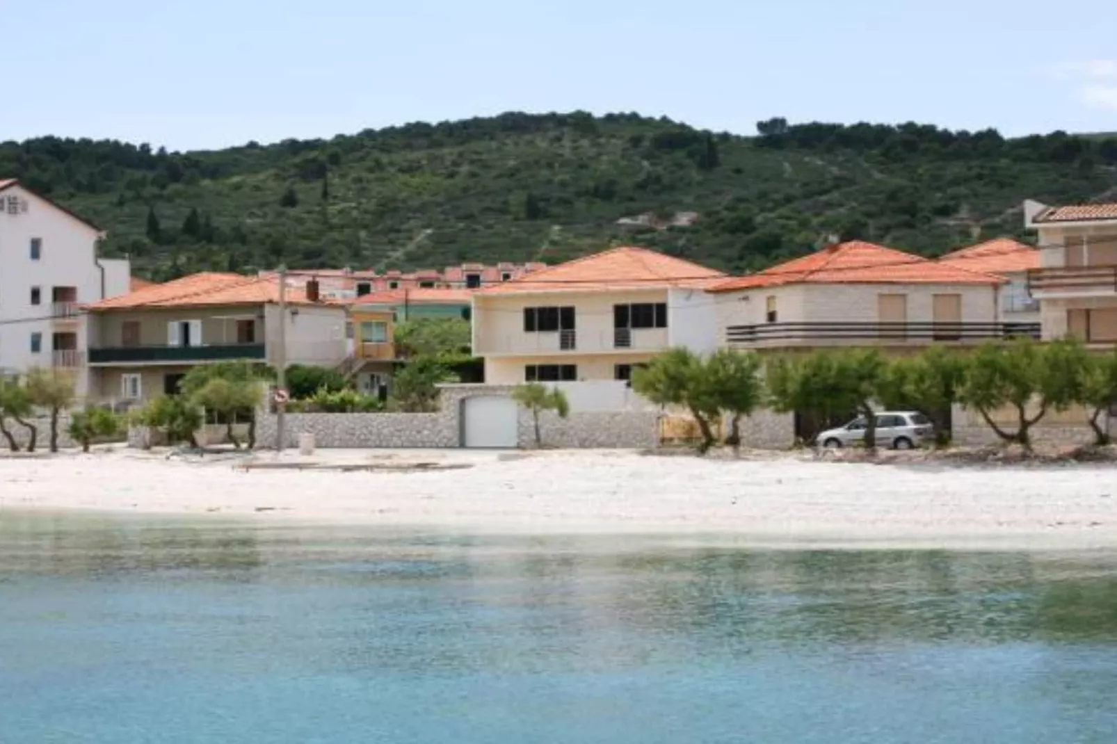Spacious Beachfront Apartment Ciovo - Four Bedroom Apartment with Sea View - Buitenlucht